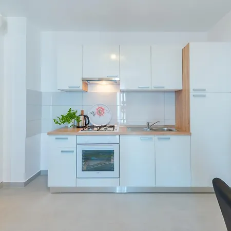Made 4u Apartament Mlini