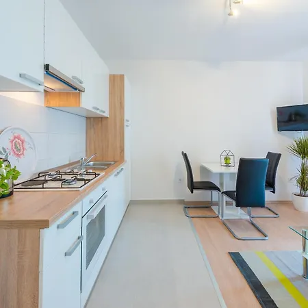 Made 4u Apartament *